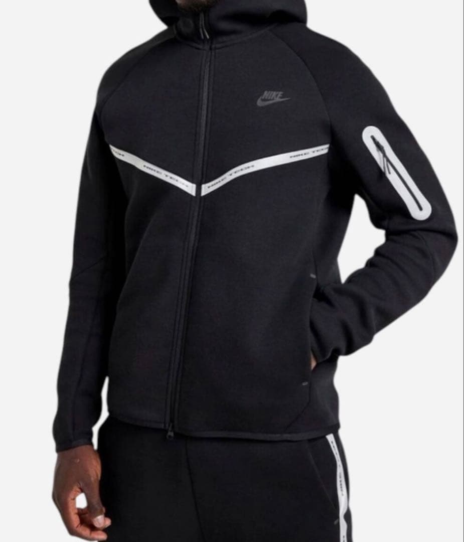 NIKEテックフリース リフレクティブ