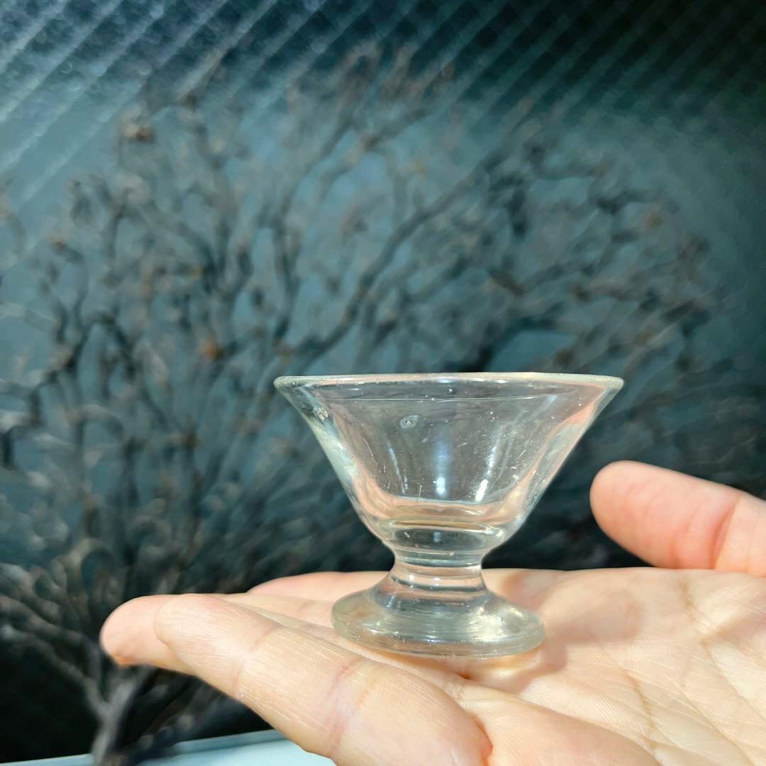 骨董　時代ガラス　手吹き　びいどろ　ゆらゆら　飴色ガラス　盃　酒器　ウランガラス