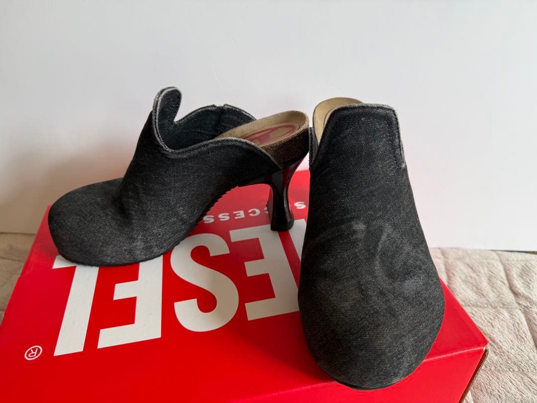 5000円オフ！美品！Diesel ロゴブラックデニム　サンダル 23cm