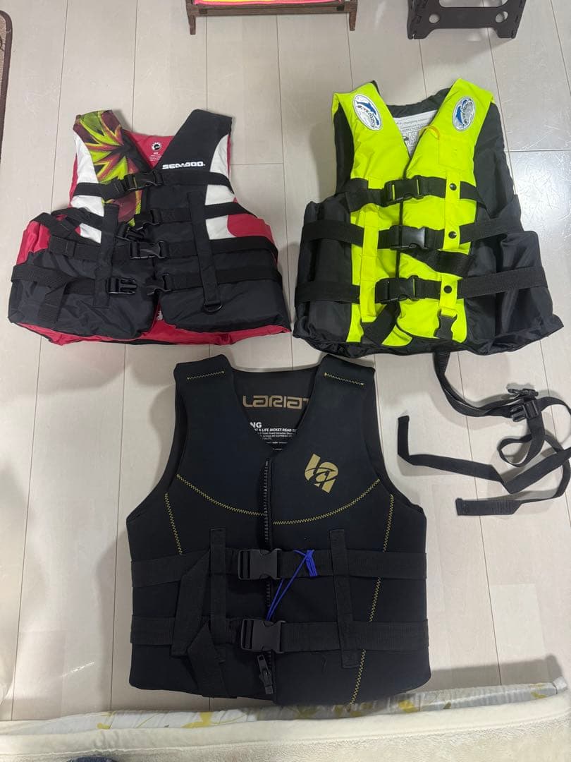 ライフジャケット LARIAT 男 SEADOO 女性 DOLPHIN 子供