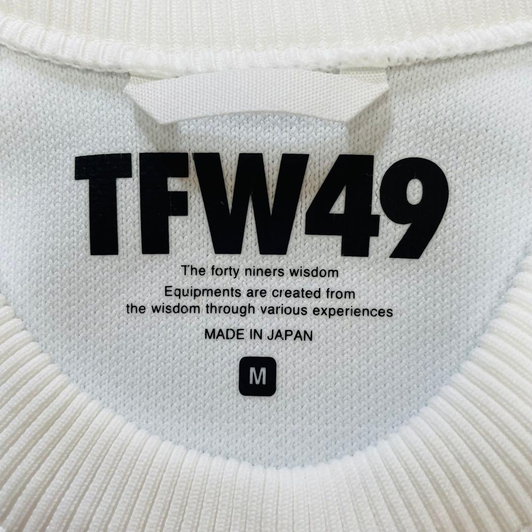 6436【美品】TFW49 クルーネックニット　セーター　軽量 厚手 保温