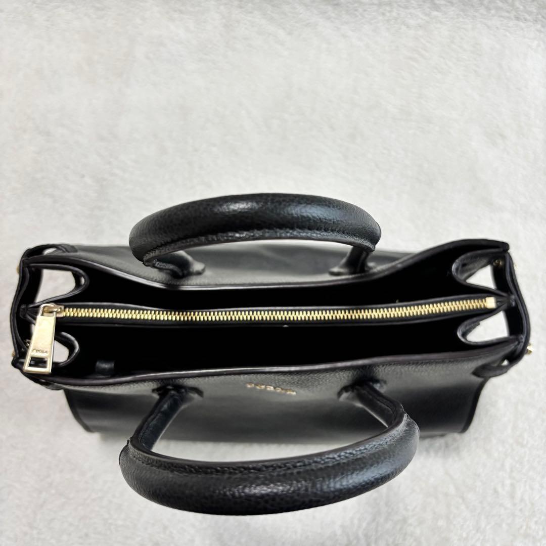 ✨️美品✨️ FURLA フルラ ハンドバッグ 2WAY レザー ブラック ピン