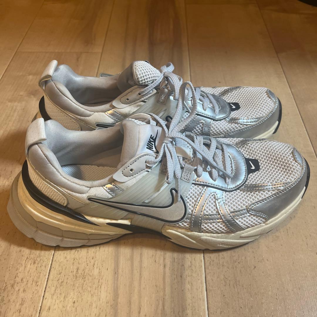 シューズ(男性用) NIKE v2k run