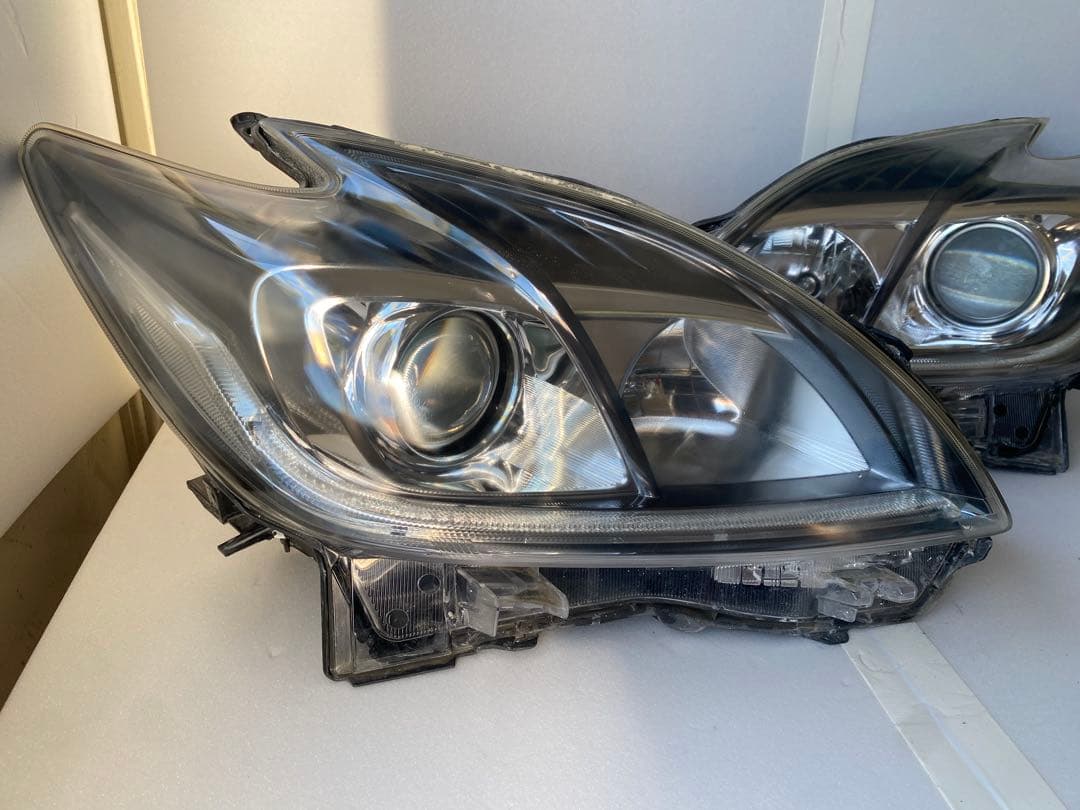 プリウス 30系 前期 純正HID ヘッドライト 左右セット