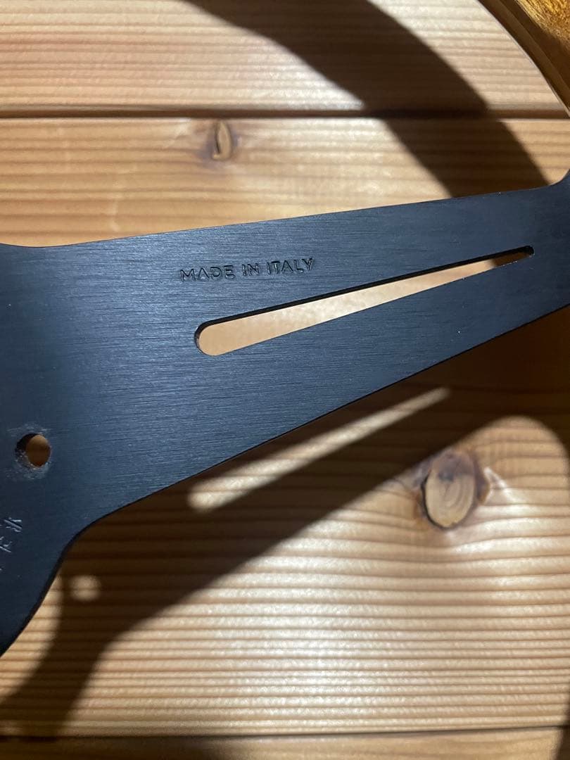 三*谷様 ★極美品★ナルディCLASSIC ウッド/ブラックスポーク（36φ）N