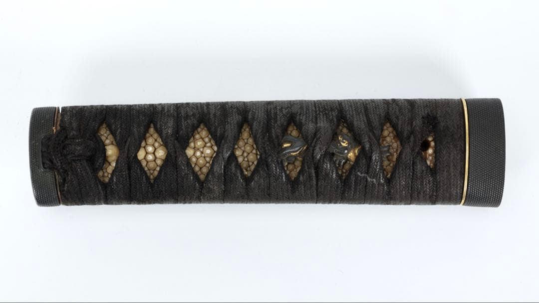 【時代物】日本刀 拵え一式 五種 鮫皮巻 黒呂塗 蜘蛛椿花図 刀装具 武士具