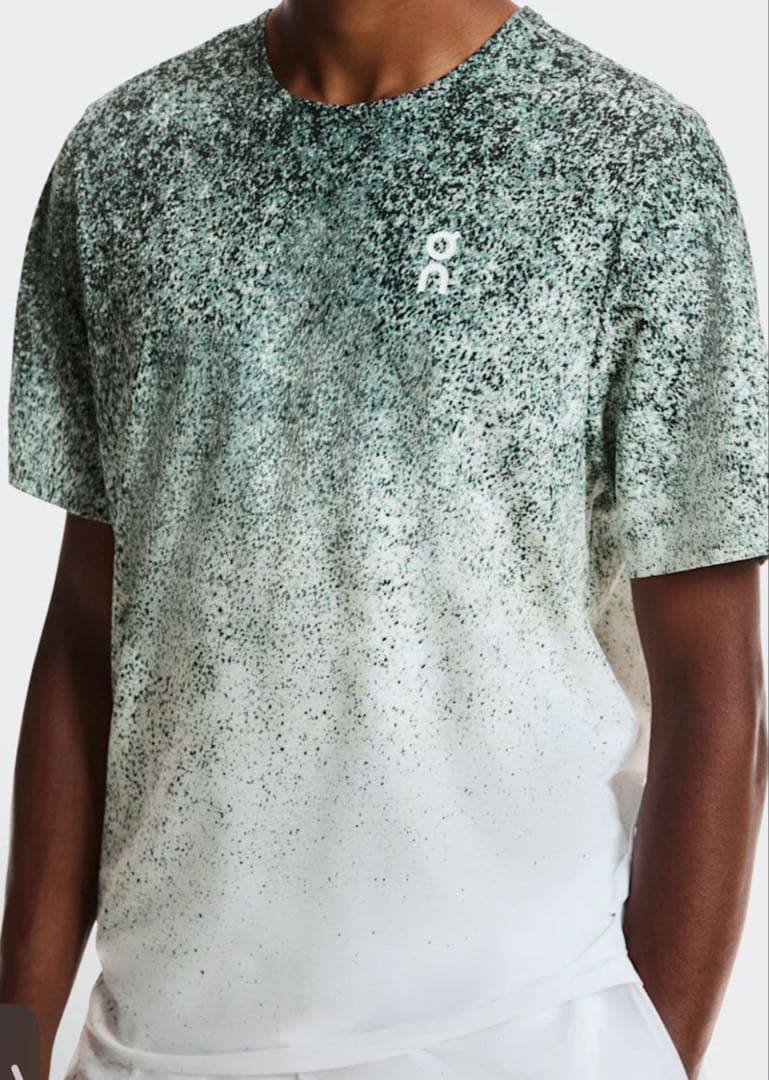 ON テニスウェア 新品未使用　米国Mサイズ　シェルトンモデル