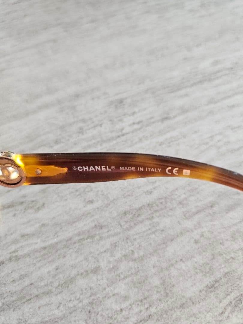 た*や様 CHANEL ゴールドロゴ ブラウンサングラス