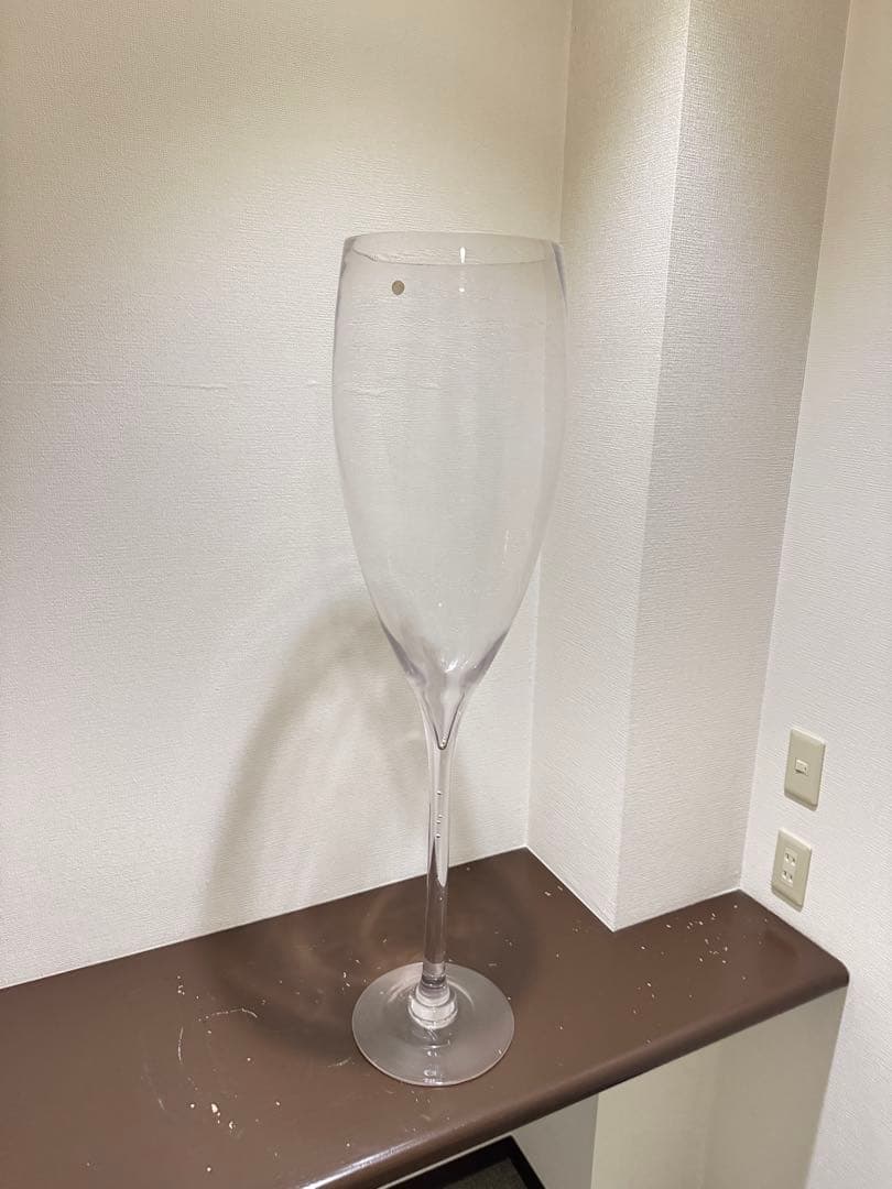 巨大シャンパングラス　店舗イベント　花瓶　インテリア　デカ盛りパーティー風水