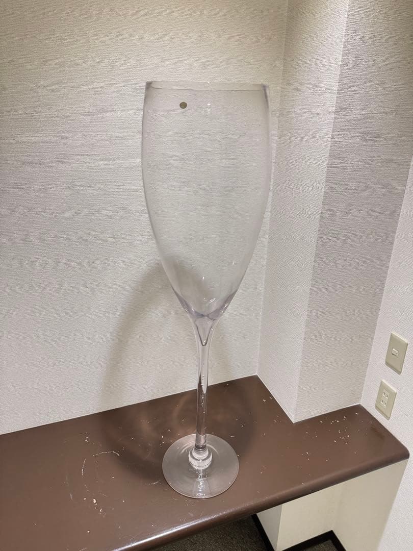 巨大シャンパングラス　店舗イベント　花瓶　インテリア　デカ盛りパーティー風水
