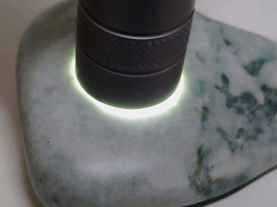 糸魚川155 翡翠 129g ヒスイ 原石 鑑賞石 自然石 誕生石 鉱物 鉱石