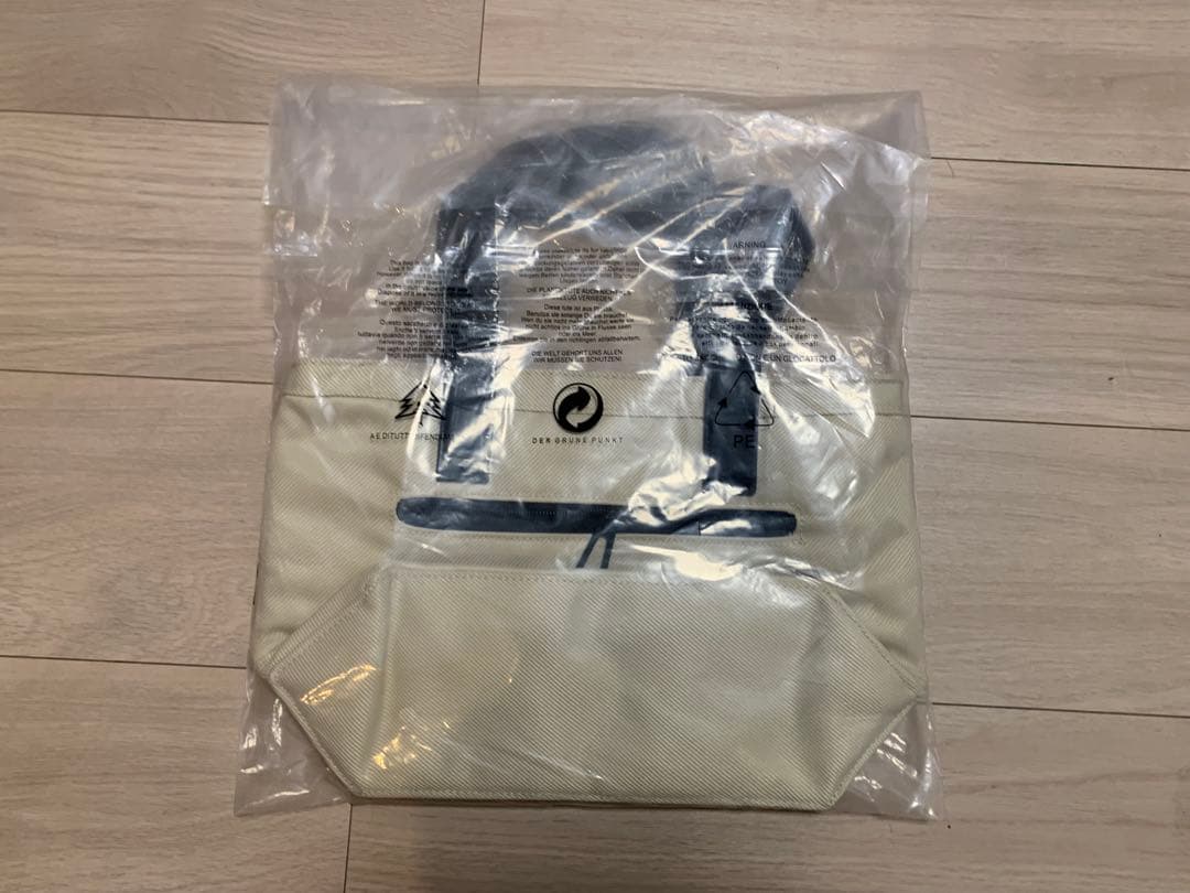 【新品未使用】【SWAGGY BUNNY】カートバッグ (UNISEX)