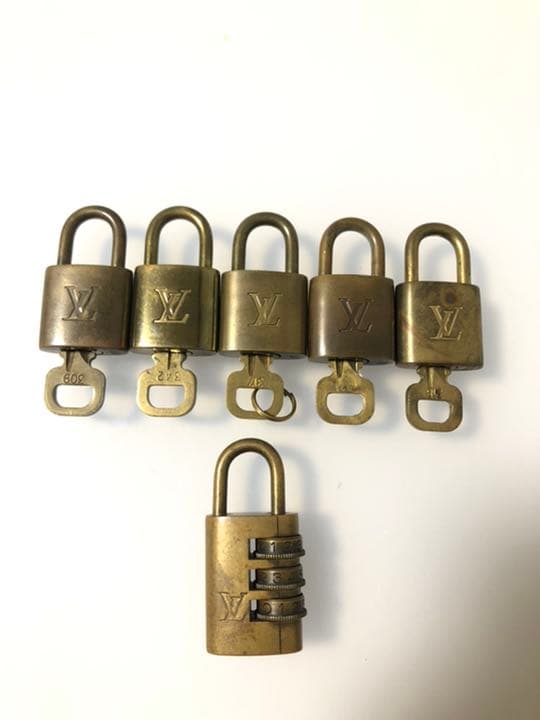 ルイヴィトン　カデナ　南京錠