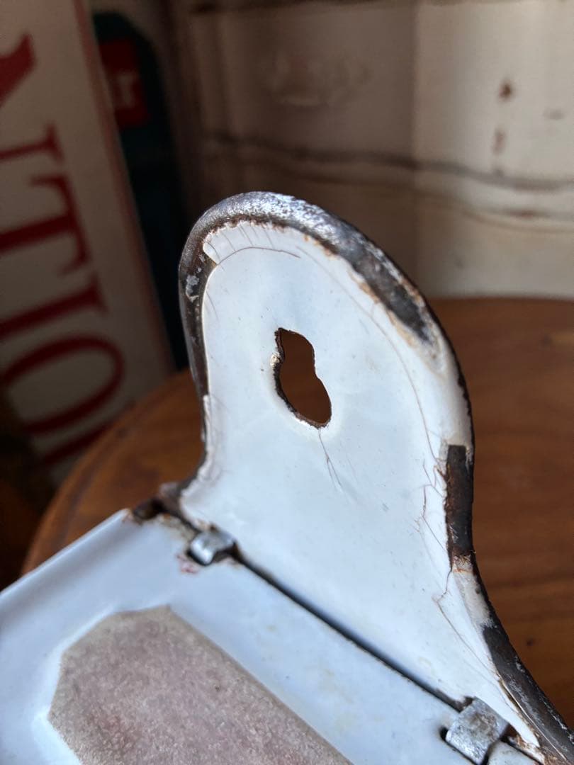 フランス　アンティーク　ホーロー　アリュメット缶　マッチ入れ　ホワイト　②