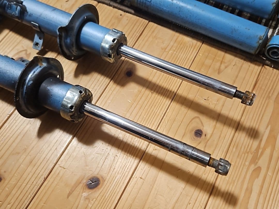 L235S エッセ カヤバ New SRスペシャル 1台分 ショックアブソーバー