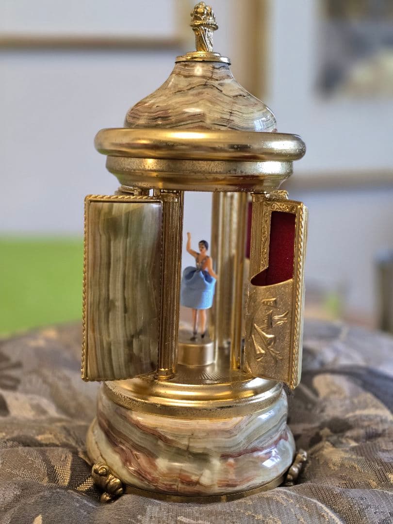 金箔・大理石　REUGE製オルゴール　バレエダンスフィギュア付き大理石装飾品