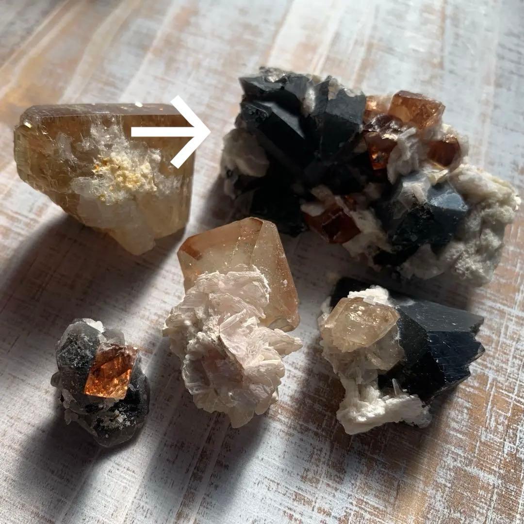 珍品！トパーズ共生標本E/黒水晶/モスコバイト/スカルドゥ産