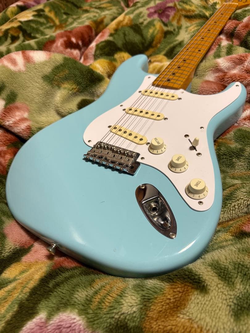 Fender Japan ストラトキャスター 水色　sonic blue