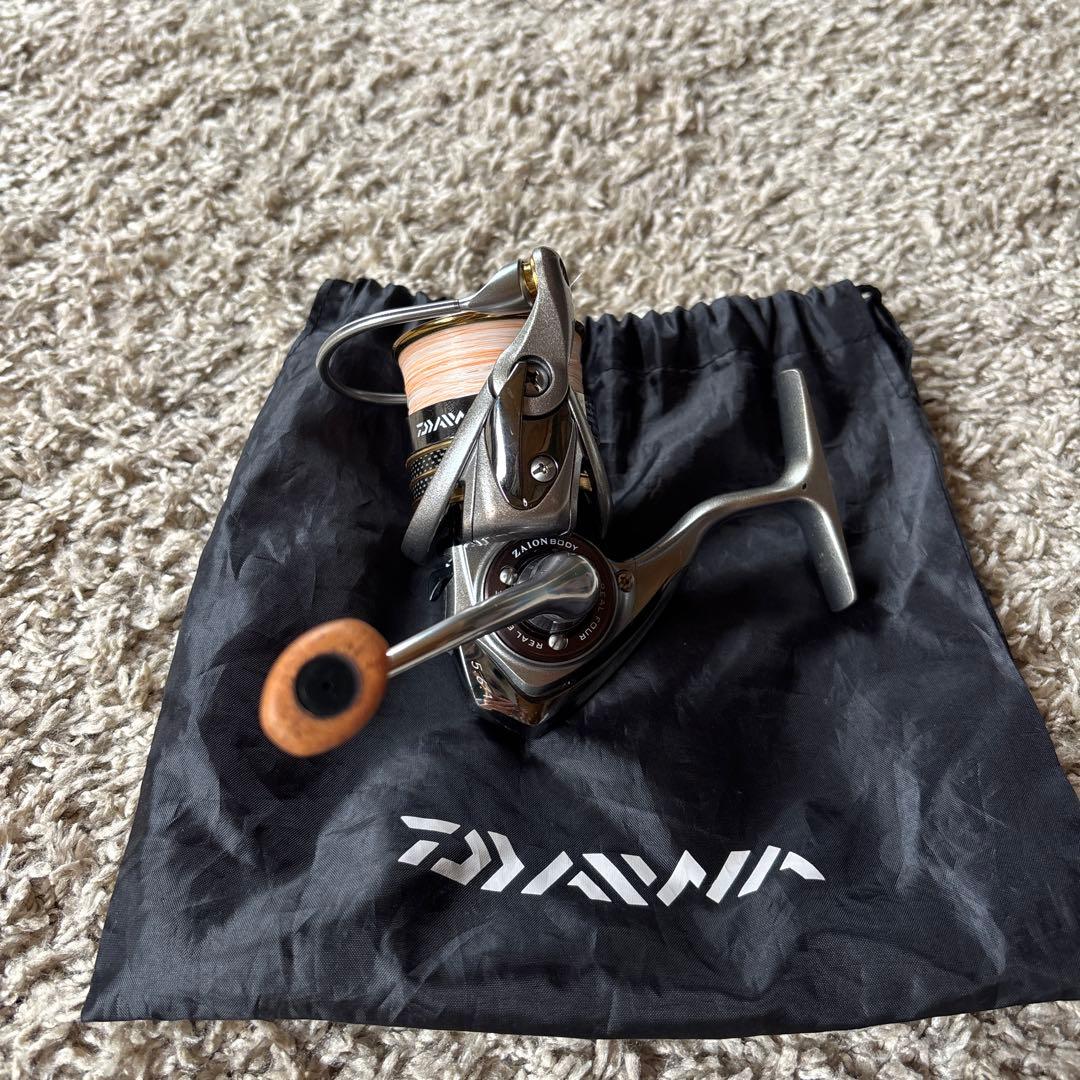 DAIWA LUVIAS 2506H スピニングリール