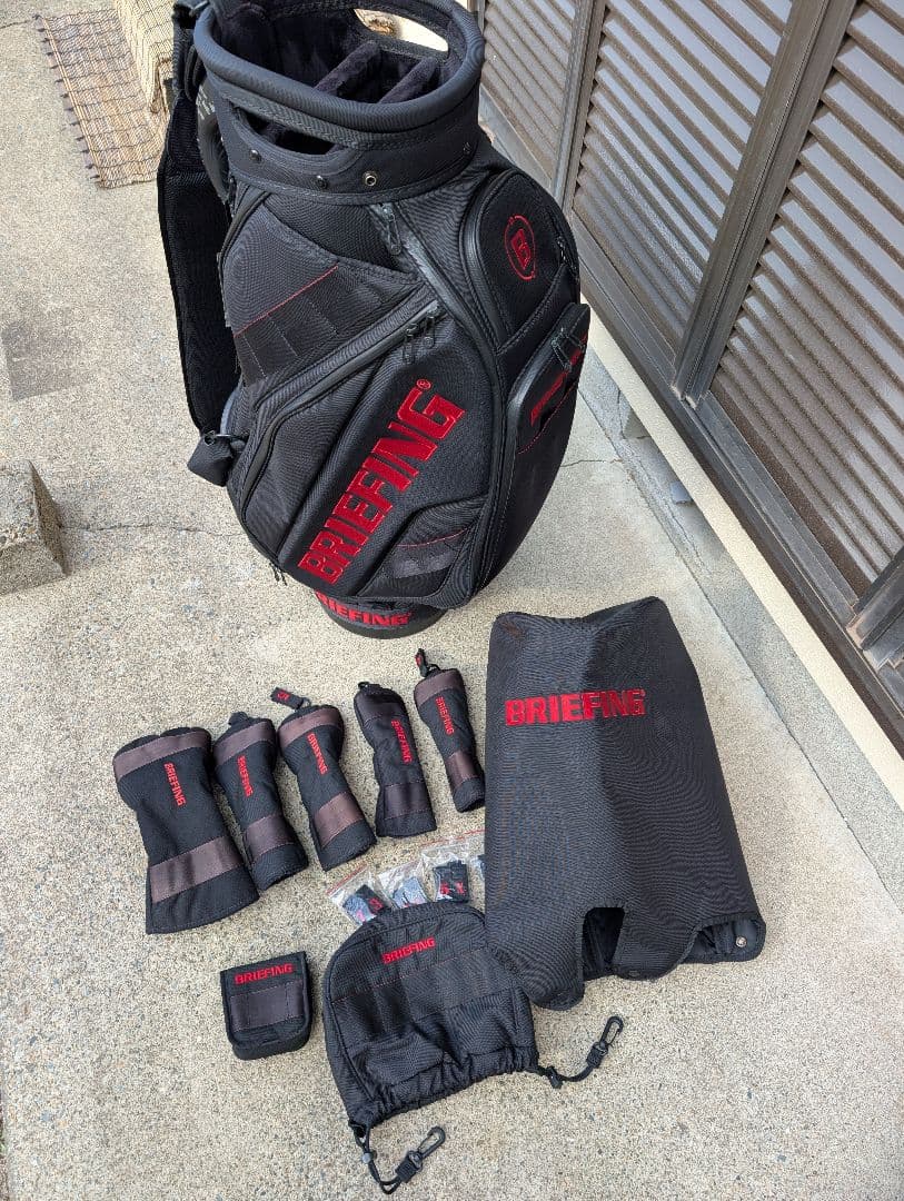 BRIEFING ゴルフキャディバッグ cr-3　各種ヘッドカバーセット