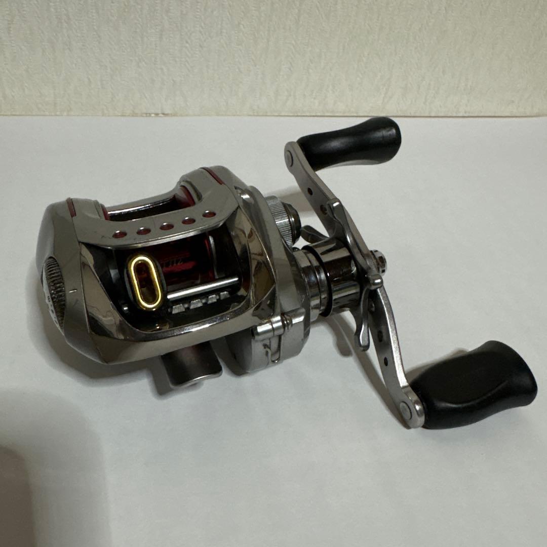 チーム　ダイワ　TD ジリオン　100SHL 7.1 釣具　ルアー　リール