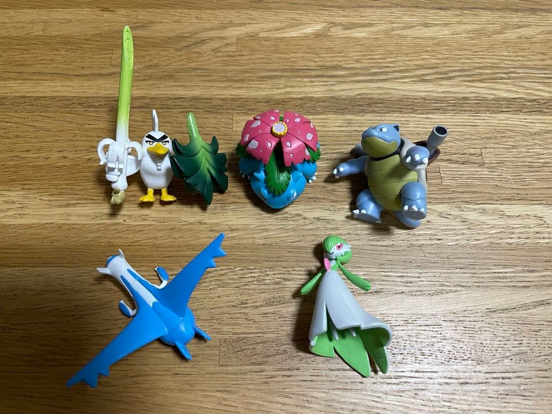 【最終値下げ】モンコレ19体まとめ売り＋ポケモン指人形まとめ売り総数約60体