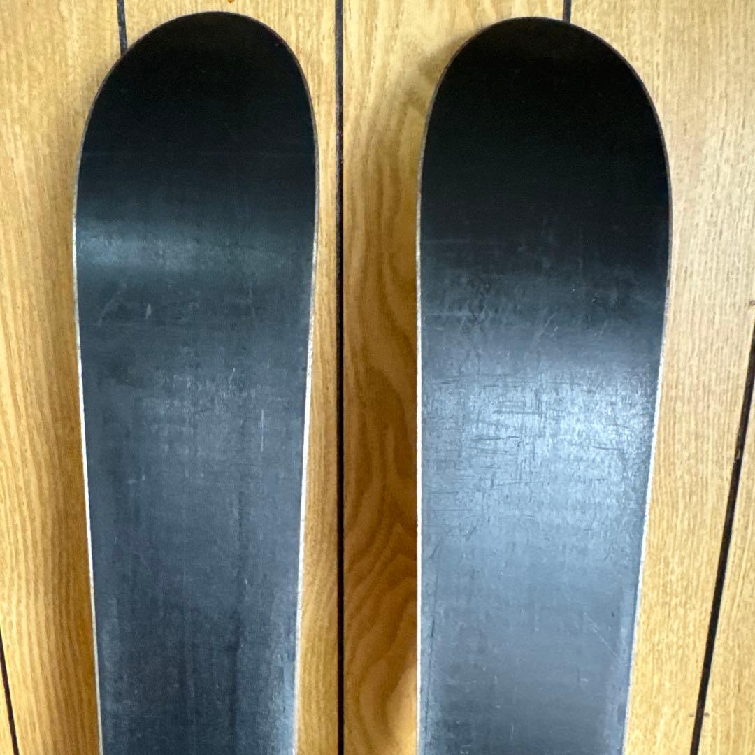 スキー板 ピンクと紫のデザイン　136