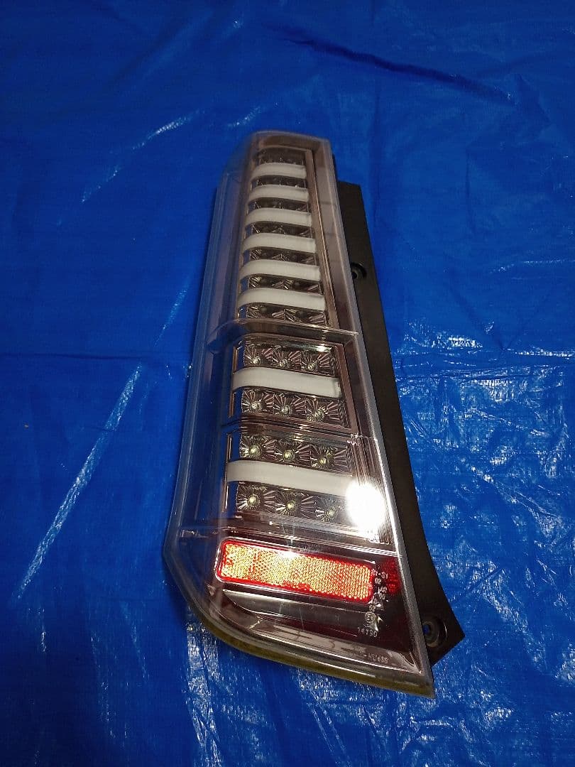 valenti 製　LED テールランプ クリア　ワゴンR　mh23