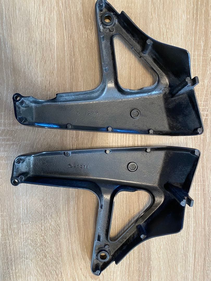 バリオス250 純正ラジエーターカバー　ラジエーターガード　ガンメタ塗装後未使用