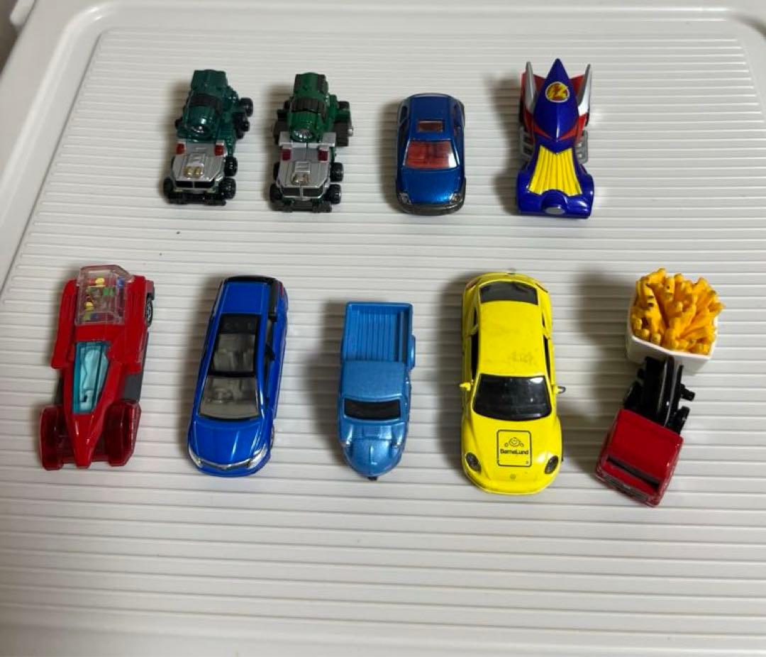 トミカのミニカーのセット