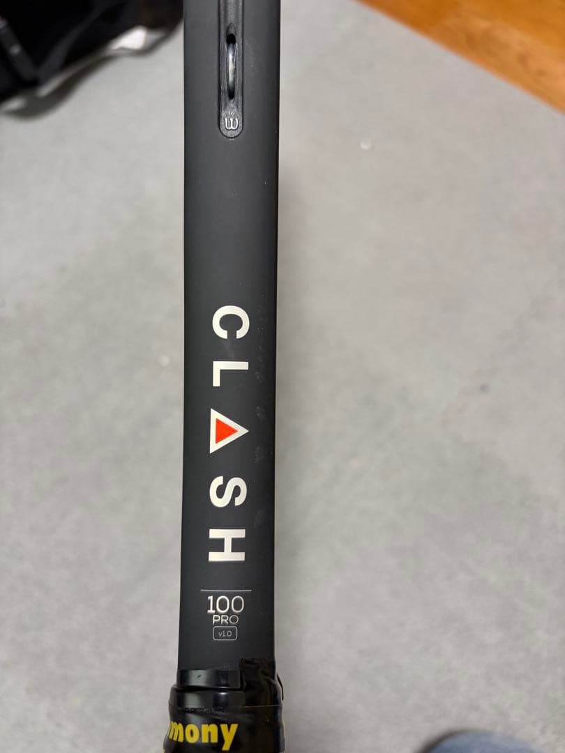 テニスラケット　wilson crash 100 pro