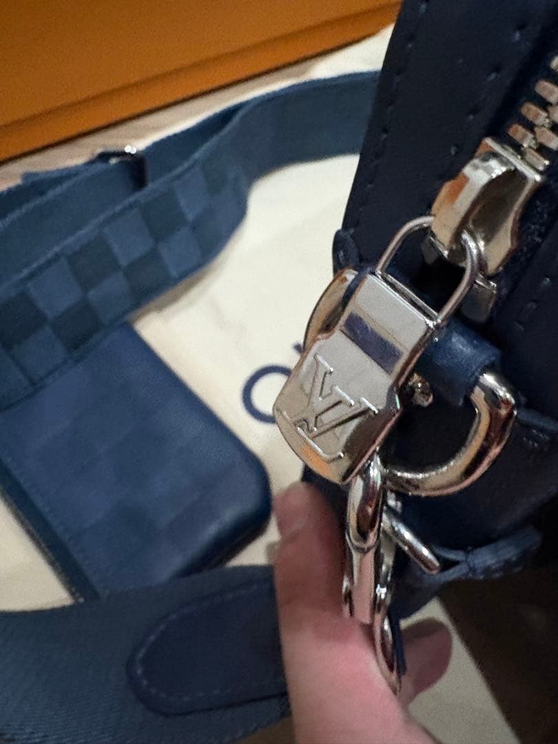 写真追加　ルイヴィトン　トリオメッセンジャー