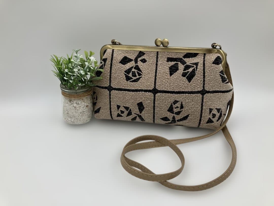 ミナペルホネン　がま口ポシェット　LULU ルル　ベージュ