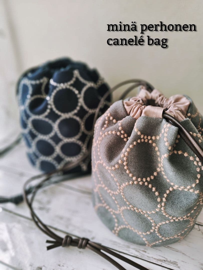 ミナペルホネン dop gray 巾着ショルダー カヌレバッグ タンバリン