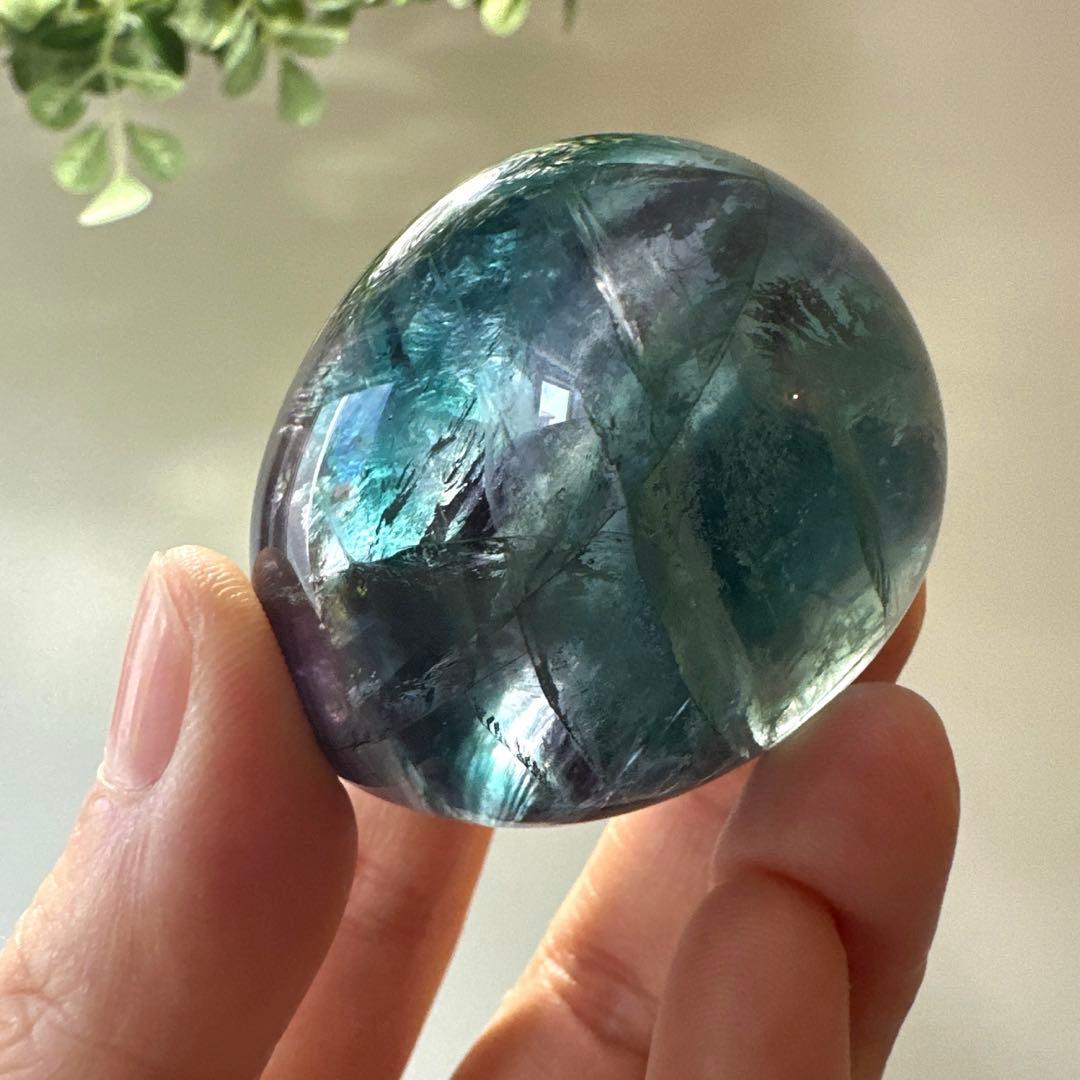 ブルーフローライト　エッグ　122.9g フローライト　青　透明感　マリンブルー