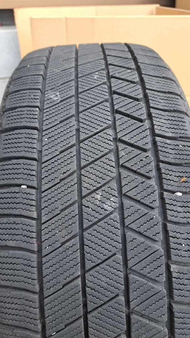 スタッドレス　　BLIZZAK　VRX3　215/45R 18　2023製