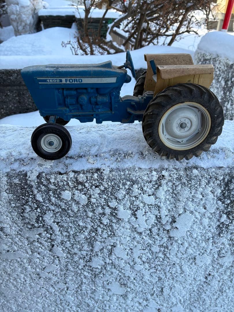 FORD 4600 トラクター フォード社のトラクター「4600」