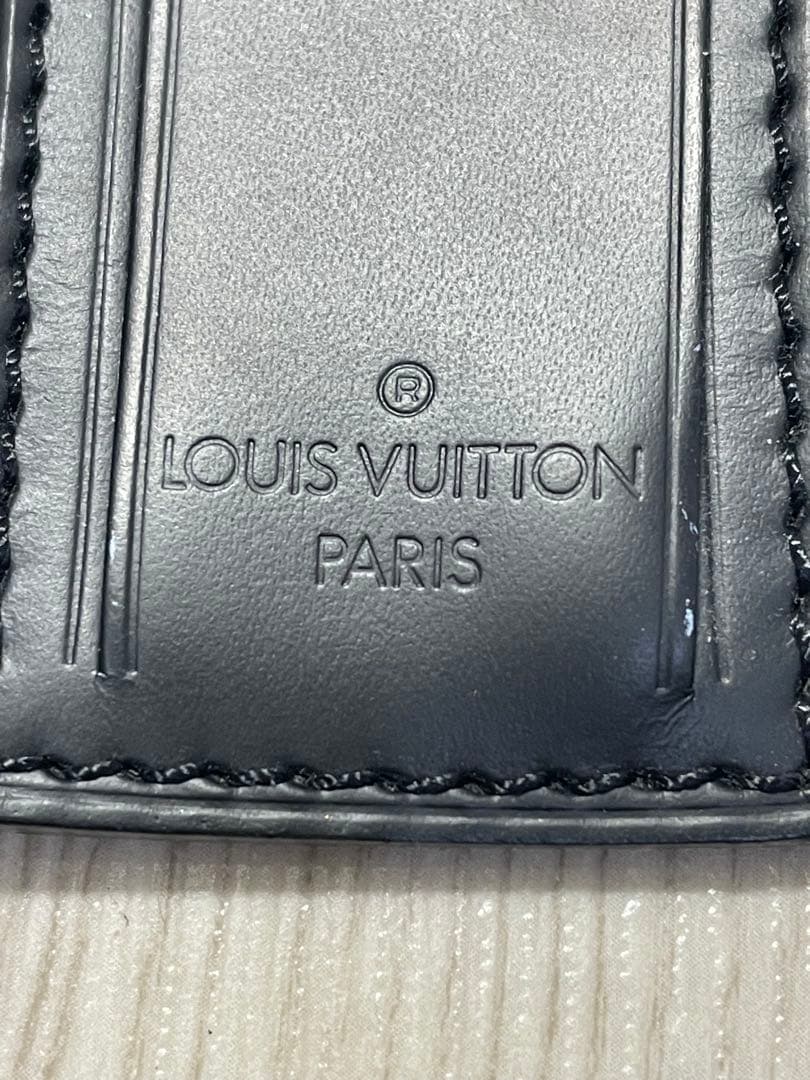 LOUIS VUITTON ブラックレザー ネームタグ