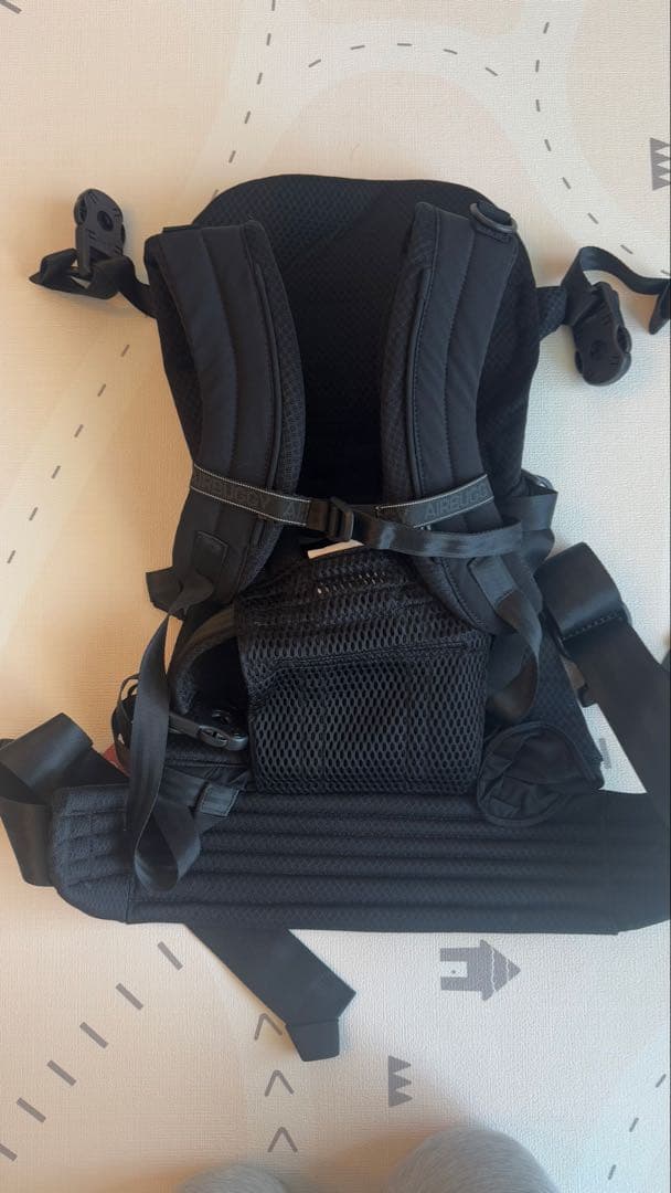 AIRBUGGY エアバギー 抱っこ紐 ブラック 未使用 箱 説明書付