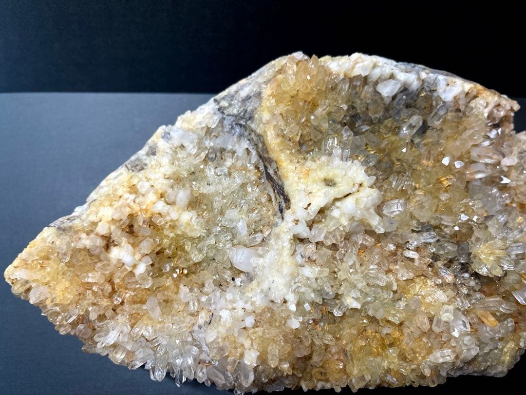 天然水晶クラスター　2.3キロ花咲き水晶クラスター