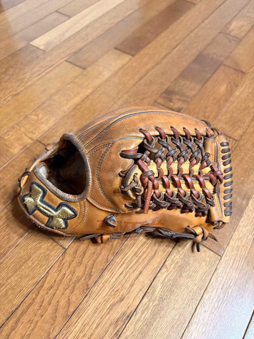 アンダーアーマー　 硬式内野手用　 松田モデル