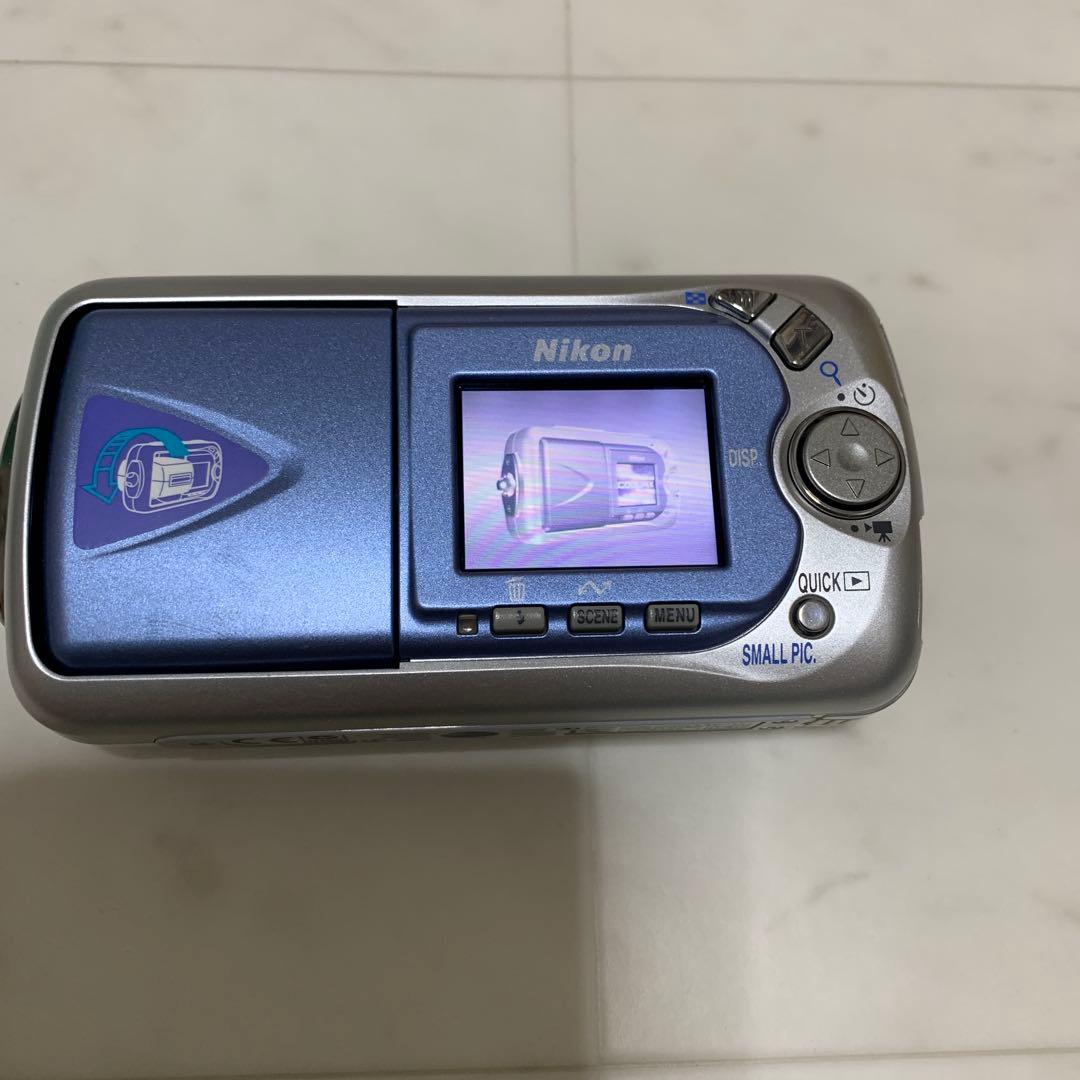 Nilon CooLPIX 2500 デジタルカメラ　クールピクス