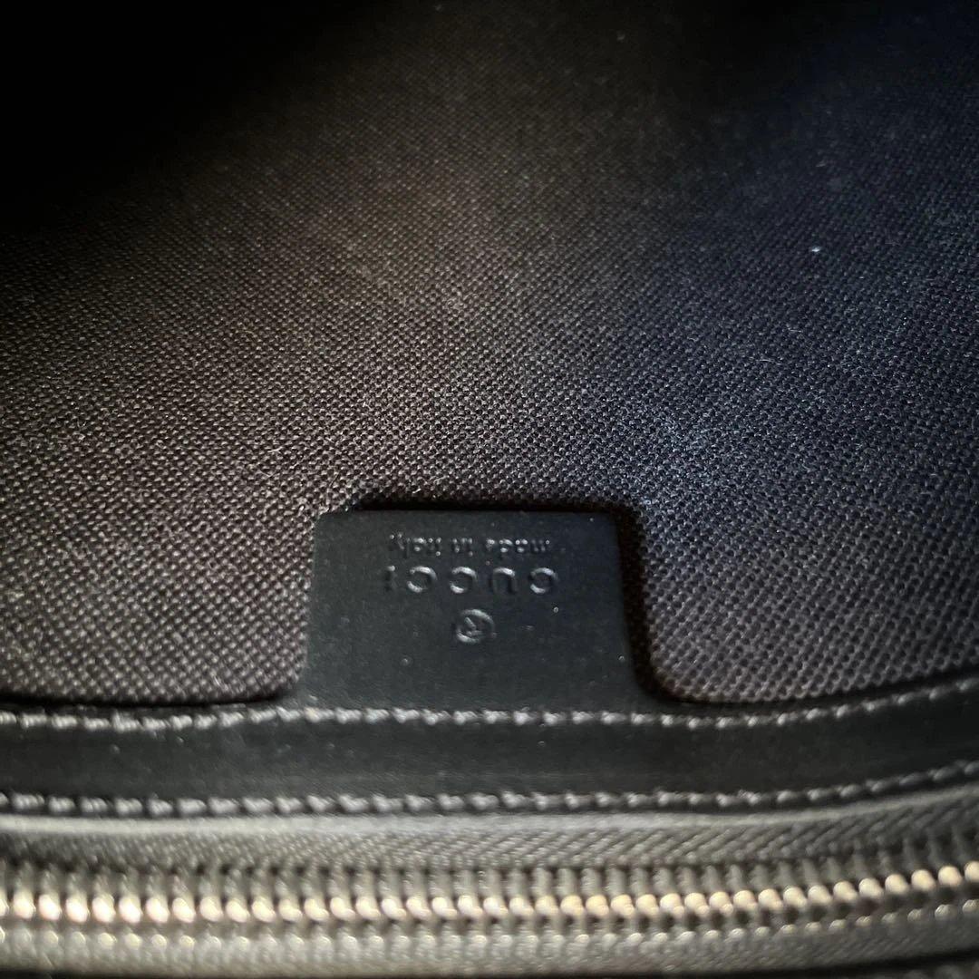 Gucci GGパターンブラック メッセンジャーバッグ