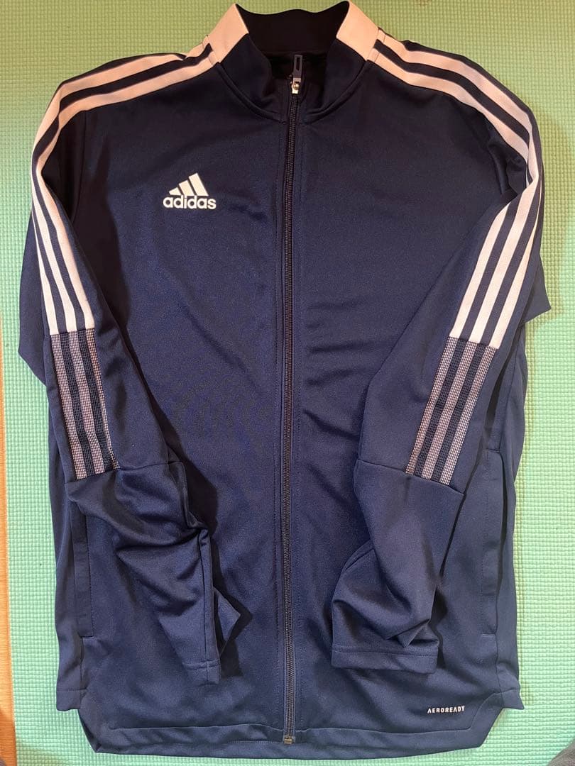 アディダス トレーニングウエア ジャージ シャツ サッカー 1/31出品取り下げ
