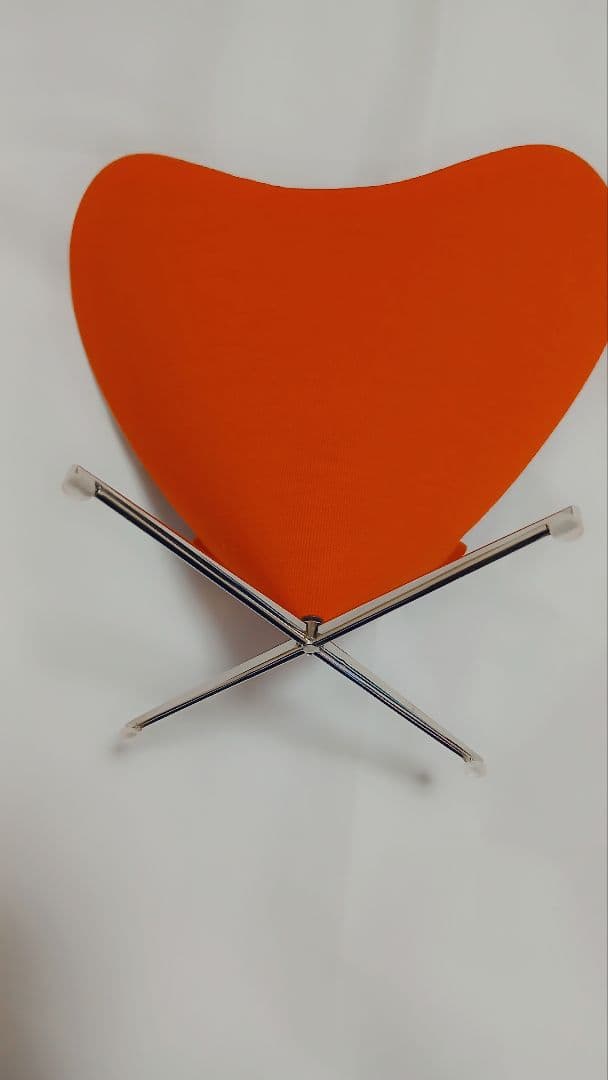 ヴィトラミニチュア Verner Pantonのハートコーンチェア