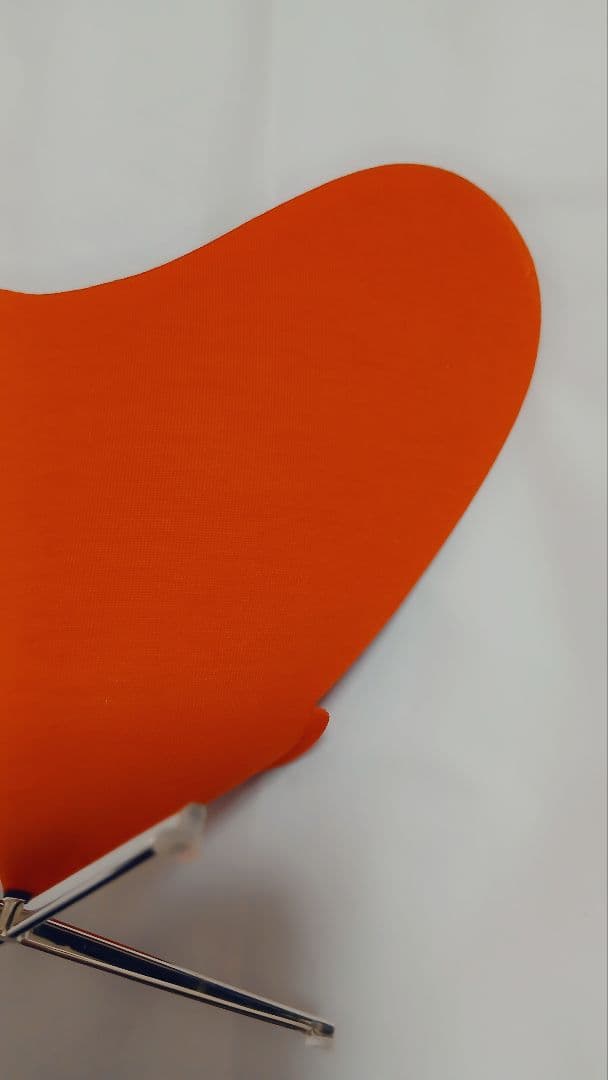 ヴィトラミニチュア Verner Pantonのハートコーンチェア