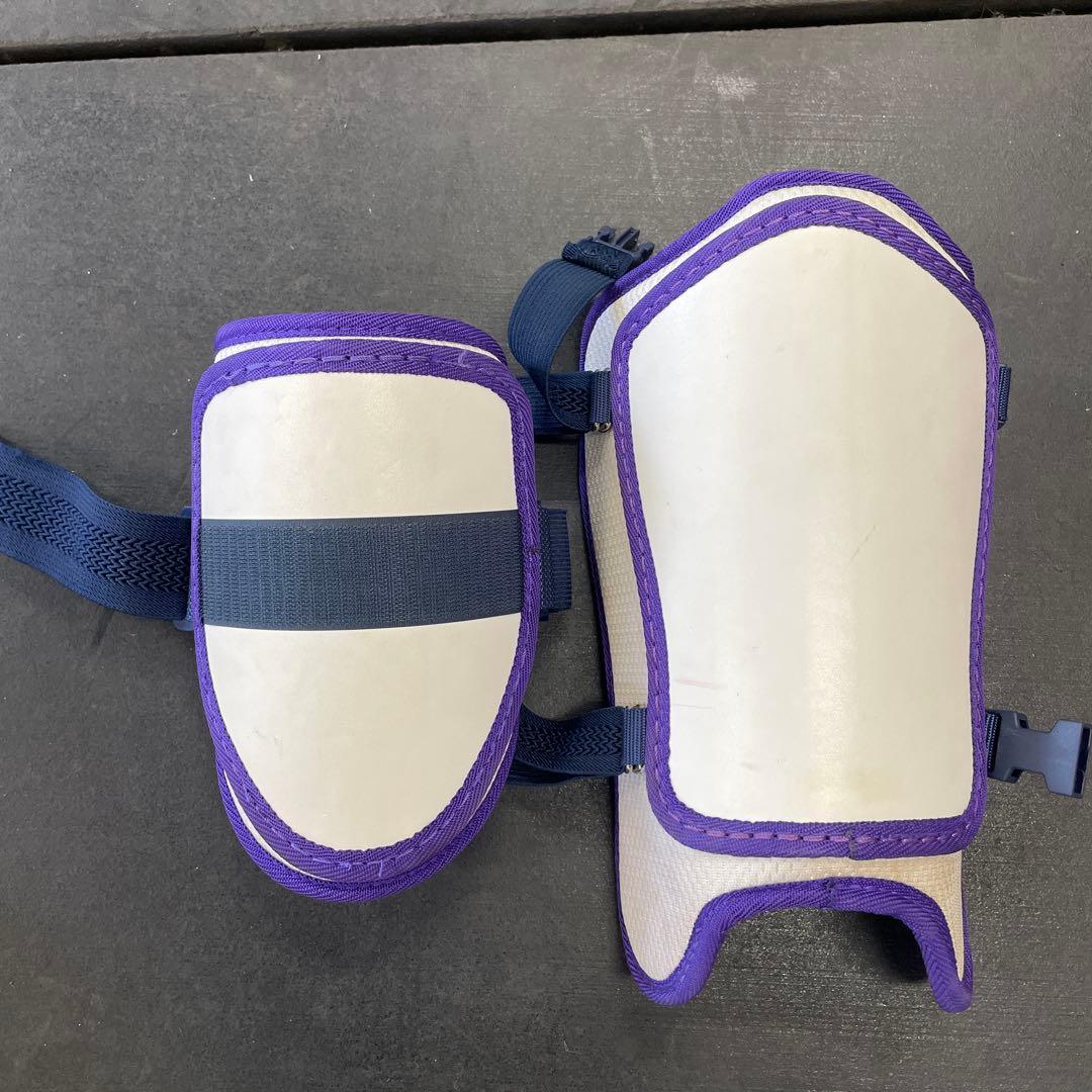 野球フットガードホワイト/パープル