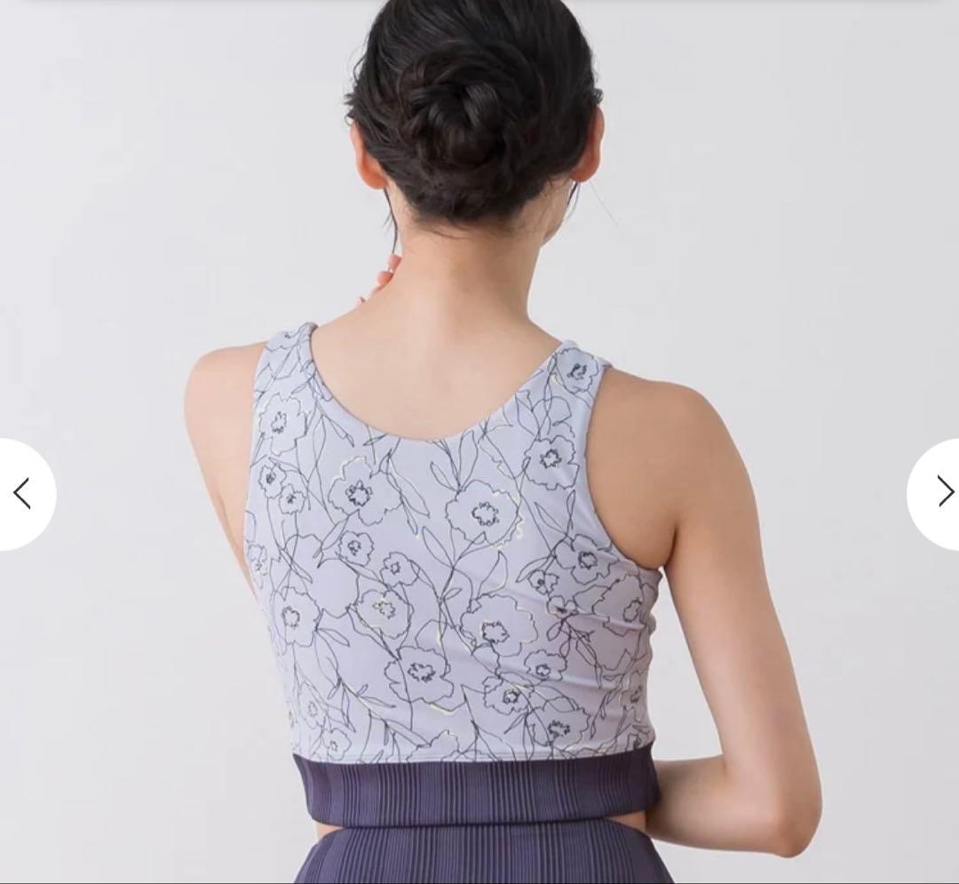 【新品】花柄タンクトップ スポーツウェア　Mサイズ