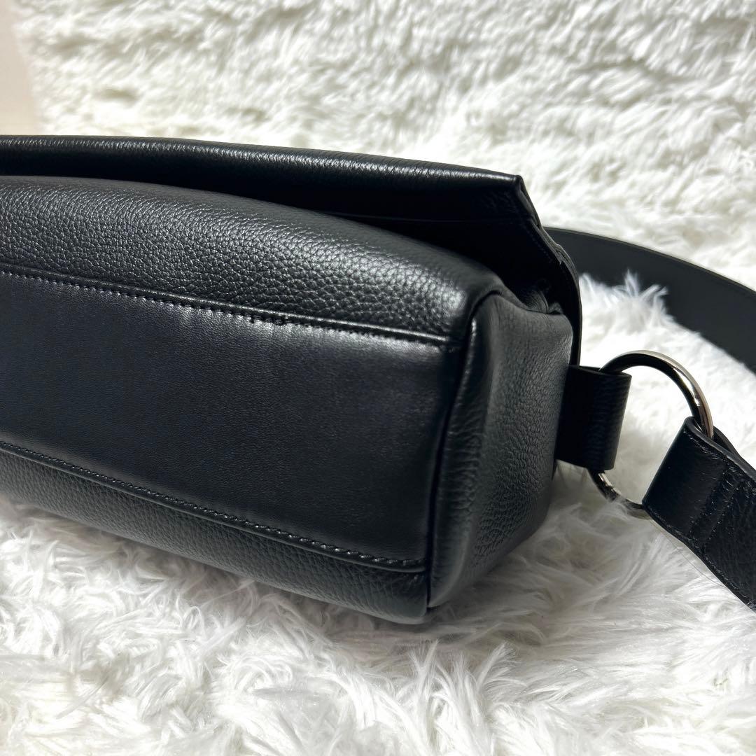 【極美品・未使用級】BEARDSLEY 2way レザーボディバッグ ブラック