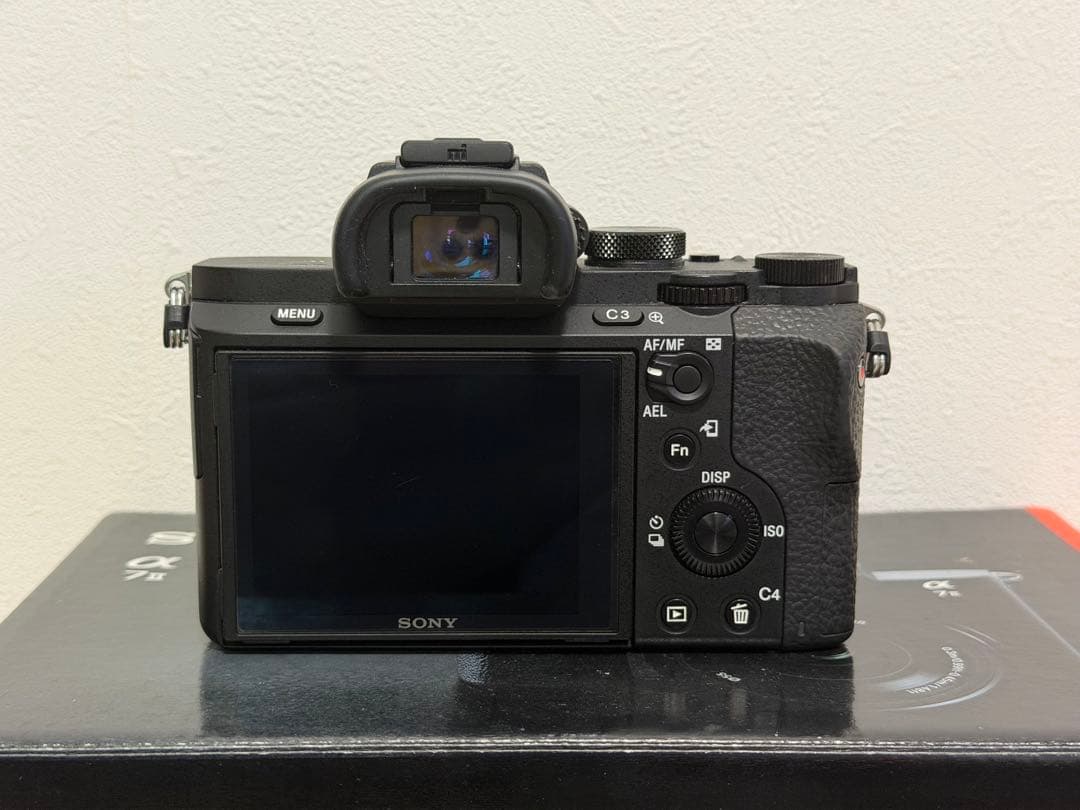 ［美品］ショット数わずか「1837回」★SONYα7Ⅱレンズキット&単焦点レンズ